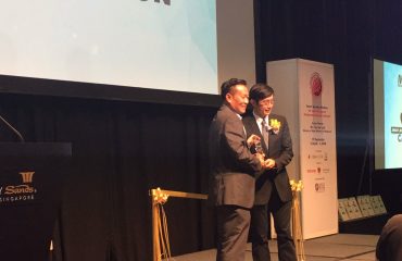 Mr Chow receiving a prize at the Smart Security Solutions Competition 2016